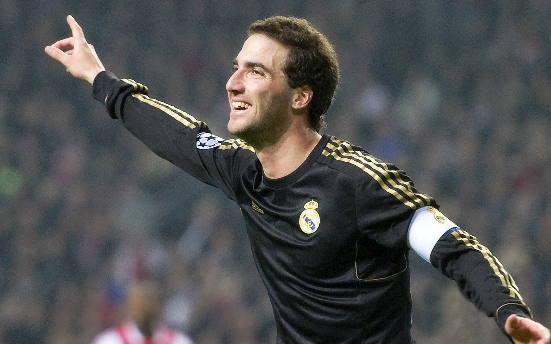 德甲俱乐部生态场地改造对社区环境的贡献分析